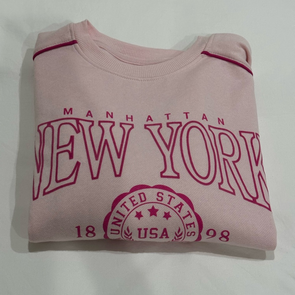 New York Design Sweatshirt - Picture 2 of 4